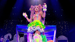 gardenpanti:   Lady Gaga’s artRave + Wigs  