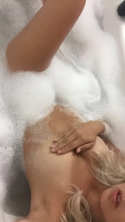 Sex sunshine–babydoll:  Bath time babydoll pictures