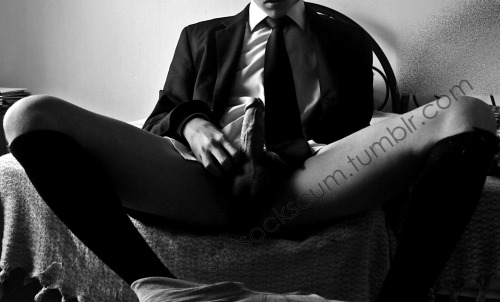 suitsockscum:  suitsockscum.tumblr.com