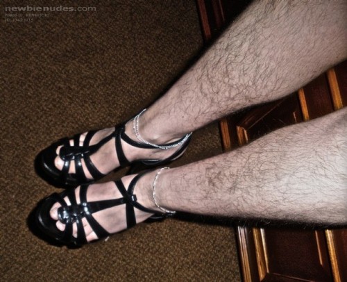 Porn Ankle bracelets on hairy legs is, to me, photos