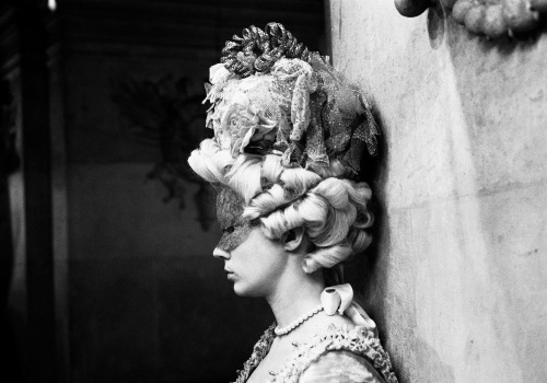 tooyoungtoreign: Marie Antoinette behind the scenes
