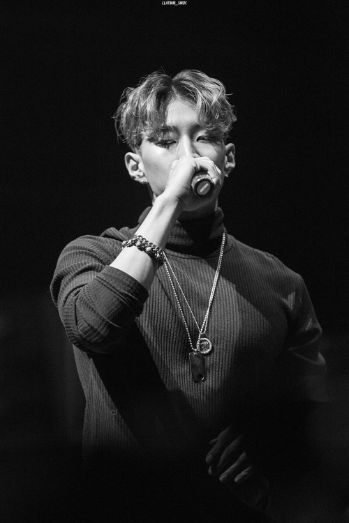 jayfatuasian:jayfatuasian: Jay Park the golden haired man in full HD glory is a blessing. [3D_EYES__