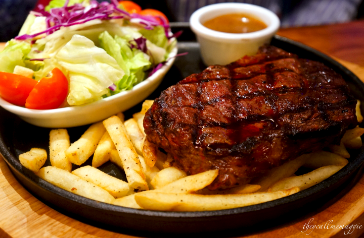 theycallmemaggie:  Seems like I’ve been eating quite a bit of steak lately.  