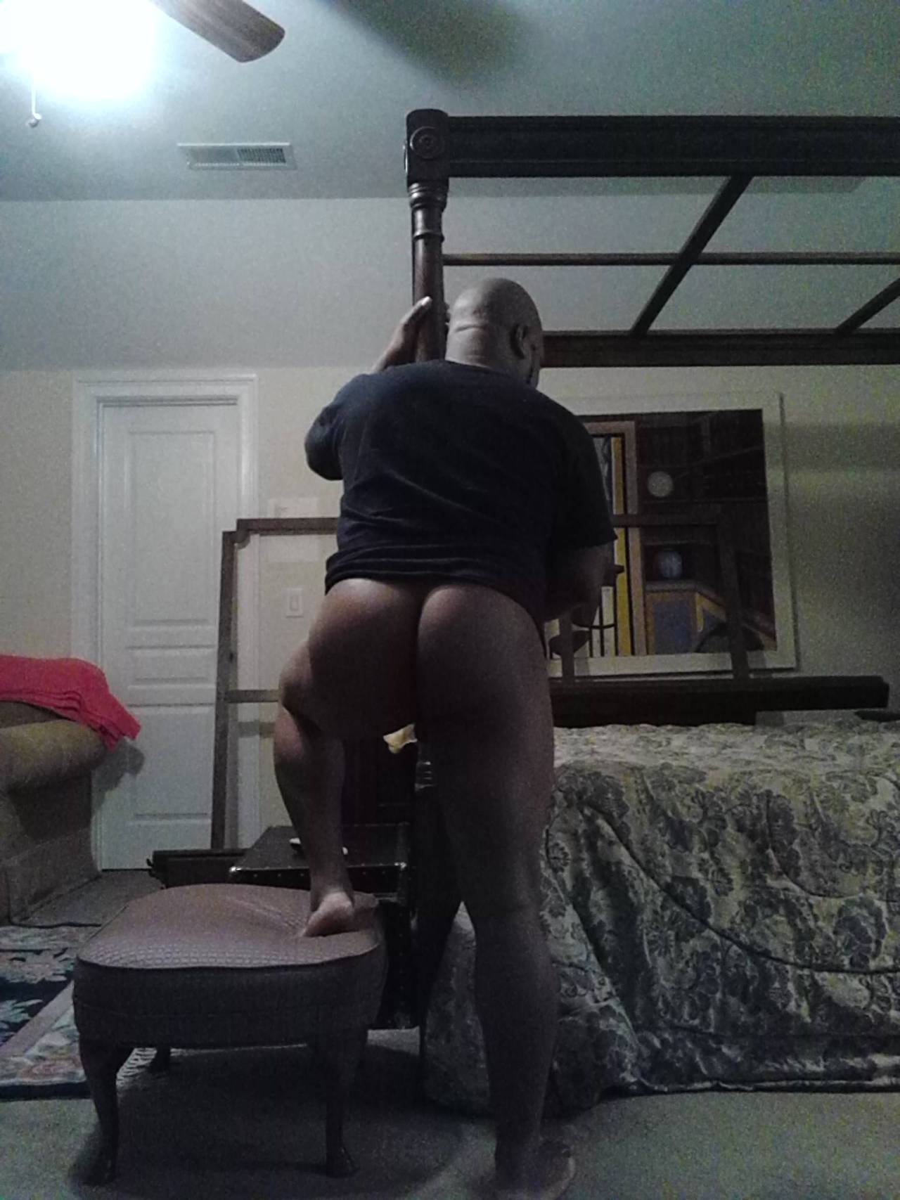 robyin1013:  Need this right now ugh!!!  That ass