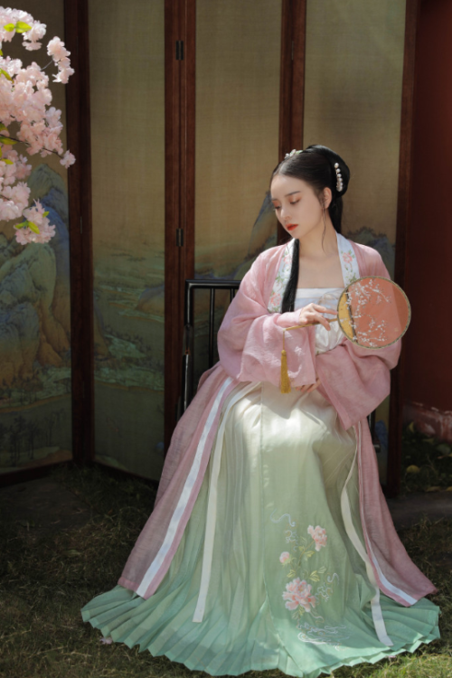 chinese hanfu by 有香如故