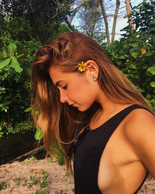 http://streetgrl.tumblr.com/post/160101407917
