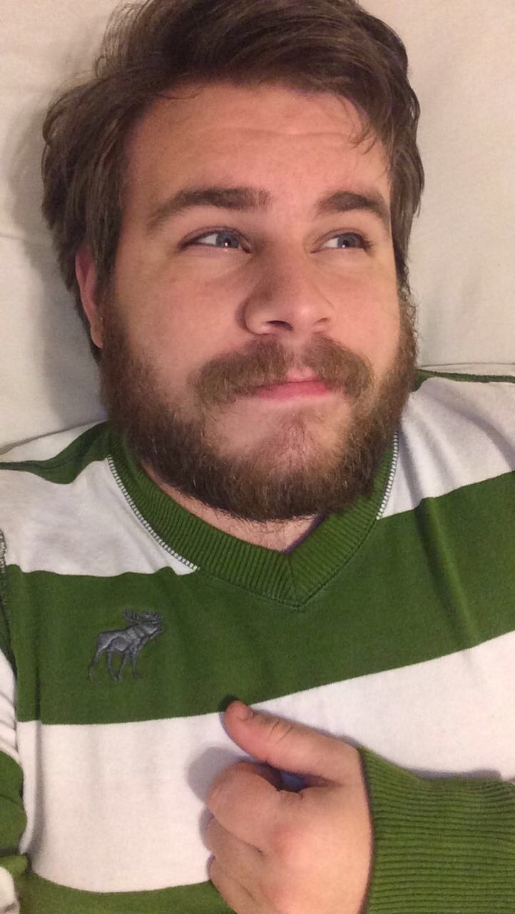 garyonmywaywardsnail:  It’s storming and I can’t sleep