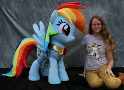 tambelon:  nazegoreng:  Lifesize (42&quot;) Rainbow Dash Plushie! Made by me. For more info check out her DA post: http://nazegoreng.deviantart.com/art/Lifesize-Rainbow-Dash-Custom-Plush-526409297  Oh wow, she came out absolutely lovely, Naz! Love her
