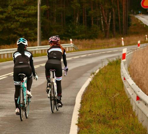 blog-pedalnorth-com:  #globalcycling #ladiescycling #polishcycling #cyclefriends  @Regrann_App from 