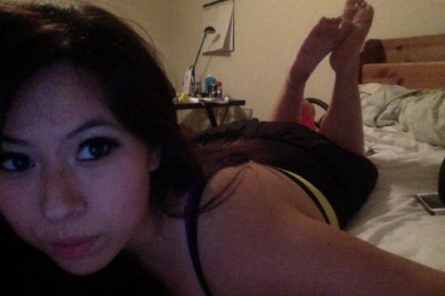 micoariel: waiting for boo in my batgirl dress lol