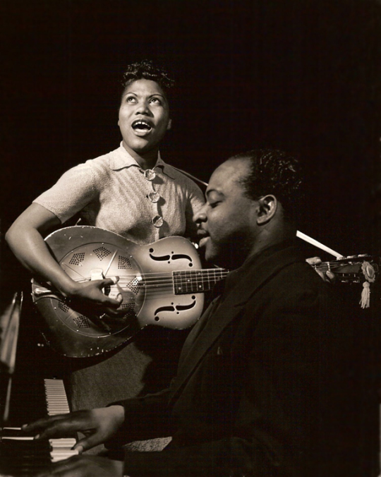 portentsofwoe: usedtobe-a-crazygirlthinking:  lagonegirl:   Meet Sister Rosetta Tharpe, the black woman who invented that rock and roll sound    You know what’s sad, before I even read this article I was ready to refute this because I grew up believing