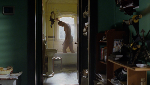 Del’s apartment in I, Robot (2004)
