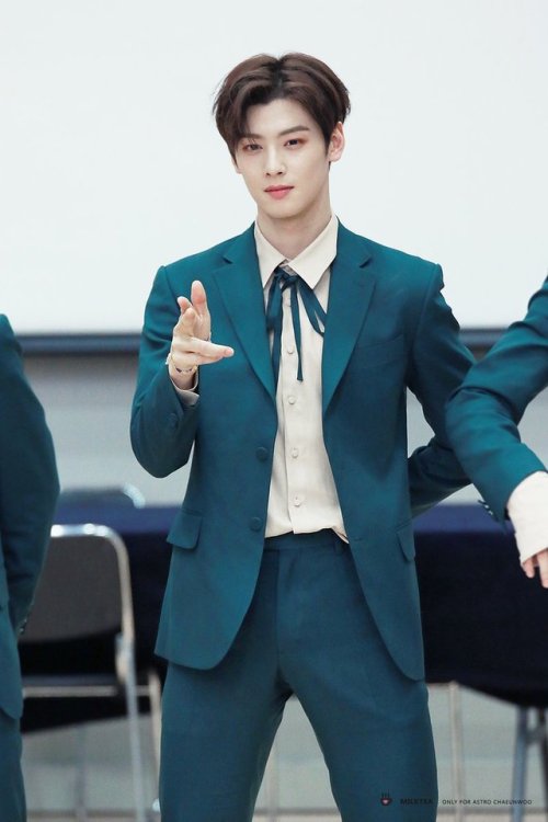 astrodaily:  밀크티 | do not edit/crop photo!  Hermoso