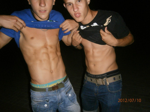 twinkgayboyuniverse:  http://hellotwinkgay.tumblr.com/More Hot Twink Movies : http://bit.ly/gayporniumFollow us on Twitter : http://twitter.com/sexytwinkgays