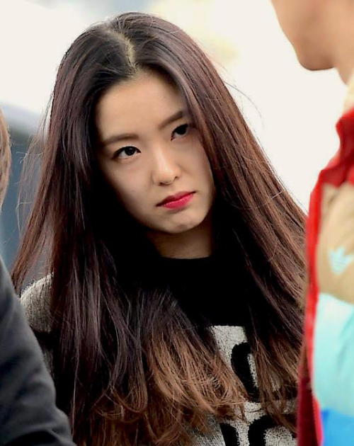 tangerinekei:  4/∞ of Irene saving me