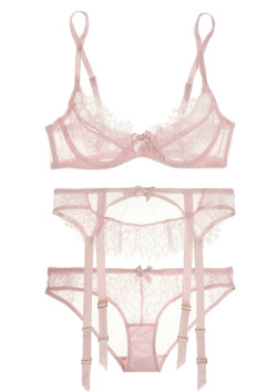 dentellesetfroufrous:  Idalia - L’Agent by Agent Provocateur (32-36/A-E) 