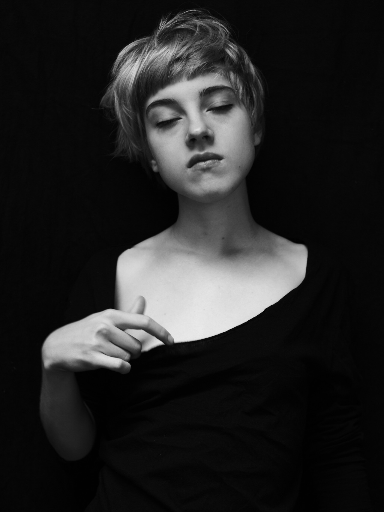 vincentlittlehat:  Vincent Littlehat photographed by Lee HulgiAmsterdam 