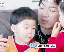 song-minguk:  I’m scared of Shark T__T 