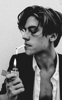 Cole Sprouse 20f305b053a4bd2f72af238c7716cee877498948