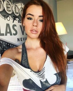 Porn peytonlistandselenagomez: Sabrina sent a photos