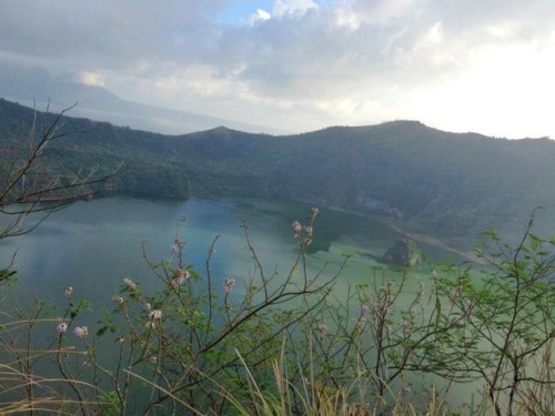 ohmyglai:The trek to Taal Volcano