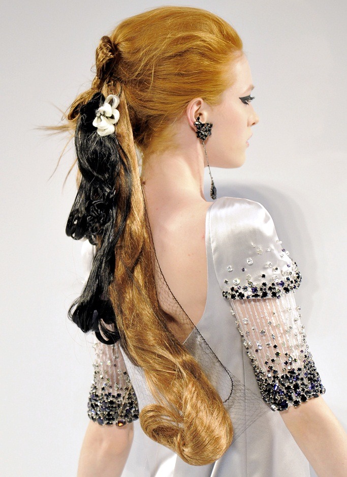 Vlada Roslyakova for Chanel Haute Couture Fall 2009