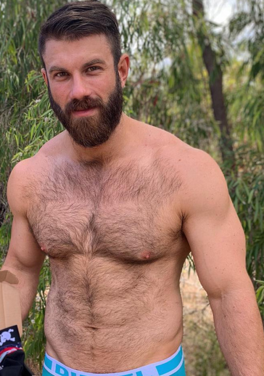 ilovehairymusclehunkdaddy:  furryscruffynuggle:    Very handsome manly 😍😍😍😍