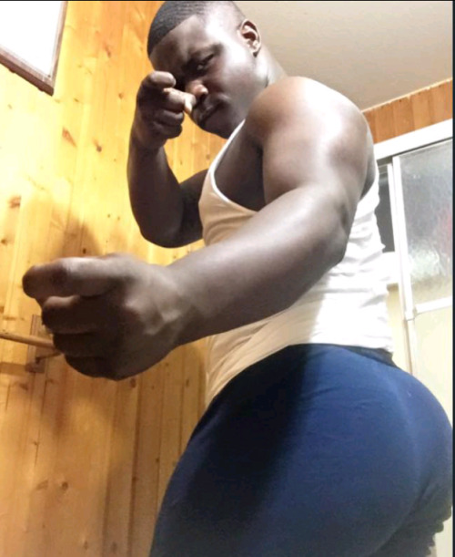 dboy347:  Cakes up bruh!!!! 