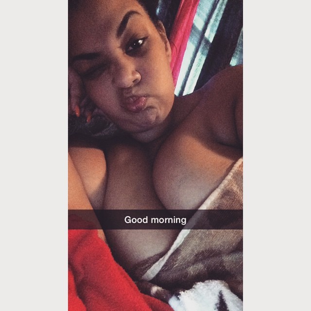 xoxoxomona69:  Gm babes 😘 hmu on sc 😁