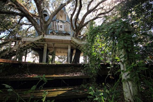 An abandoned Victorian tree house somewhere in South Florida
