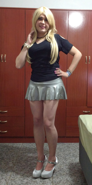 yes-sadie100:  Are you ready to unleash the gurl within? Sign up for my free feminization program and get a free self hypnosis MP3. http://ift.tt/1MtXptq