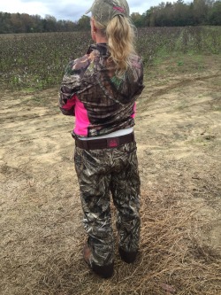 thebambinogirl:  I went hunting again yesterday and seen some nice deer but nothing I want s to shoot. We had to much equipment inside the truck so Daddy used the tailgate of the truck as a diaper changing table. I felt like a real baby having my diaper