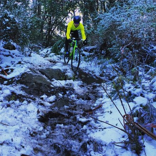 youcantbuyland:  How good are #cyclocross bikes… #stoemper-ing in the #snow. Dropping in saying, “I’