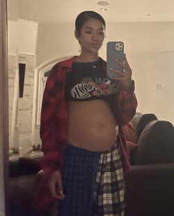 loversinthebodega:Jhene Aiko’s bump dump