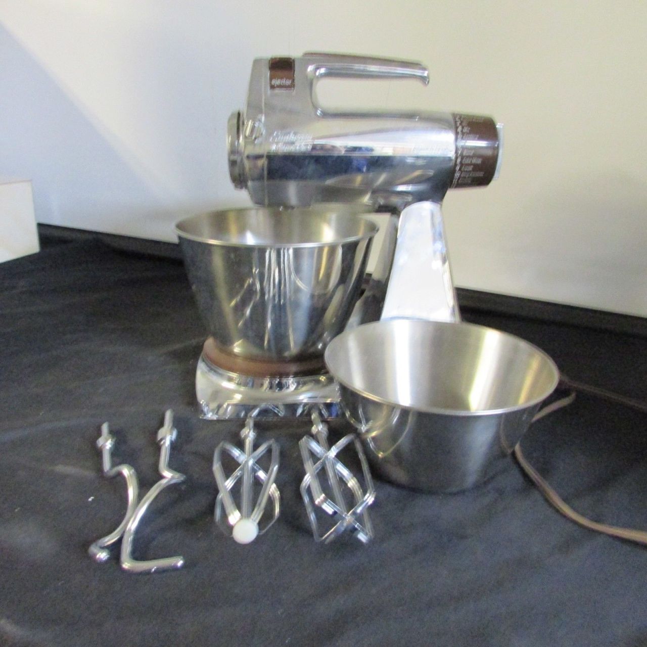 209) Vintage Sunbeam Electric Mixer 12 Speed ( Not Tested ) Light Weight  #23951