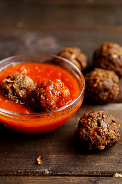 veganrecipecollection:  (via Meaty Vegan Mushroom and TVP Meatballs - Favourite Recipes, Meat Substitutes, Recipes - Divine Healthy Food)