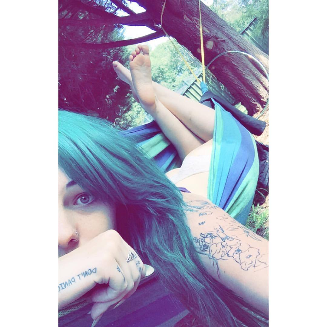 #tattoos #snapchat #stonerchick #sexylingerie #nuckletattoos #alternativegirl #boobs