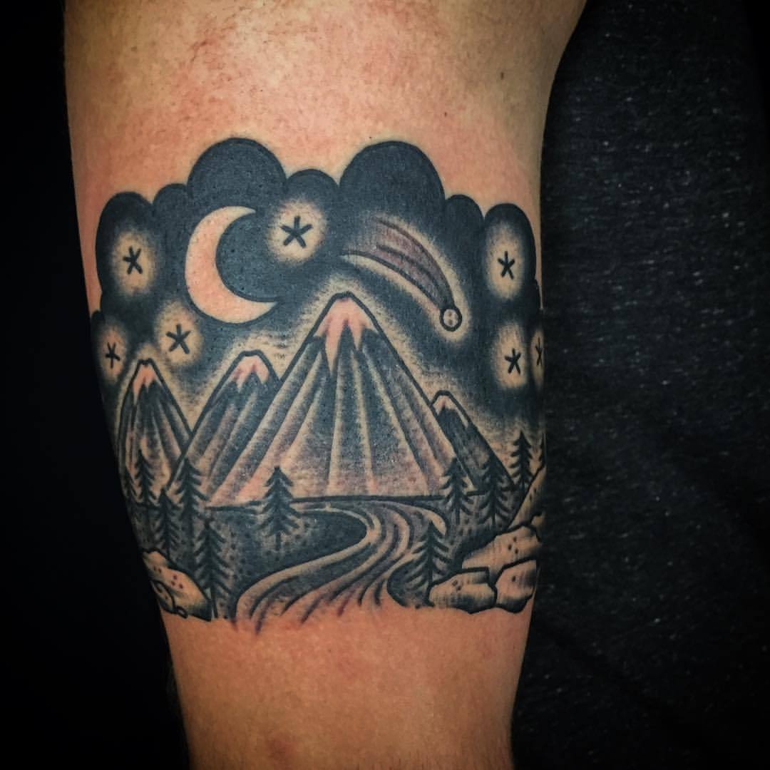 Meteor by Johnny Andres at North Main Tattoo Studio in Plymouth Michigan   Tatuagem de galáxia Tatuagem cosmos Tatuagem nebulosa