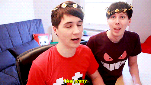 elmaskywalker2:  Phil likes the flower crowns. …Dan not so much. x 