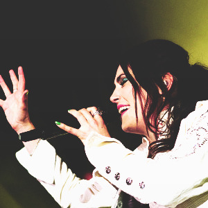 dieealive:  Sharon den Adel in Birmingham, United Kingdom. 16/04/14 