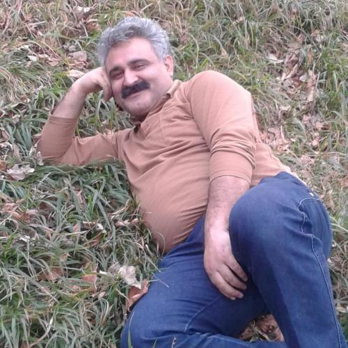 goodmenhood:الحلا زايد .. والعيون ساحرة ، والمبسم يجبرني أضيع  I wanna touch him everywhere