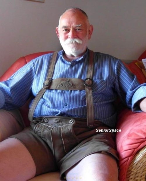 gummipapa:seniorspace: Bavarian Costume/Lederhosen Collection Lecker anzusehen