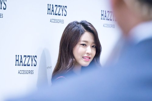 SeolHyun (AOA) - Hazzys Accessories Fansign Pics