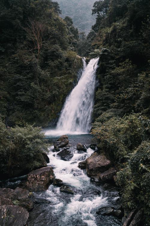 oneshotolive:  Xinliao Waterfall in Yilan, Taiwan [4000 x 6000] [OC] 📷: anjuwu 