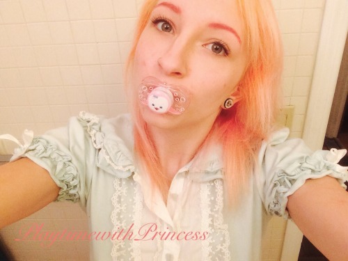 playtimewithprincess:  Feeling extra baby-doll like today, maybe because I finally wore my gift from lollette before I left abdreams.  This shirt makes me feel little from the moment I put it on and I’m in love with it :3 