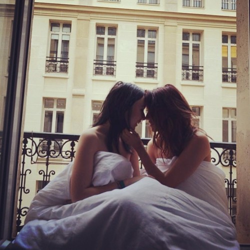 XXX lipstick-lesbian:  ♀♡♀  photo