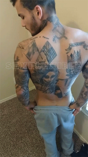 dirtystraightguys:  jamesnude99:  Michael Hoffman  Finally somebody got that Dick.