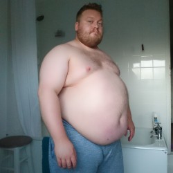 eruditebear:  thesteadydecline:  lock-johnson:  Yup. Still fat.  Thank goodness.  #stunning