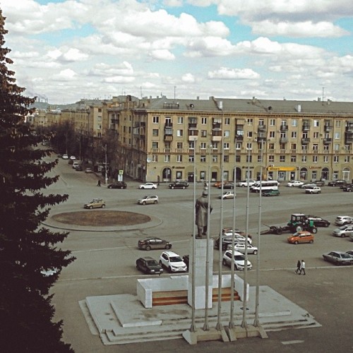 @ пр. Ленина, г. Магнитогорск #sky #clouds #spring #monument #Magnitogorsk #MGN #chellynow #instagor