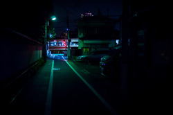 kinchanphotography:  Kin Chan, Night train, Tokyo Nov 2014 with #X100 Kin Chan’s Facebook Page